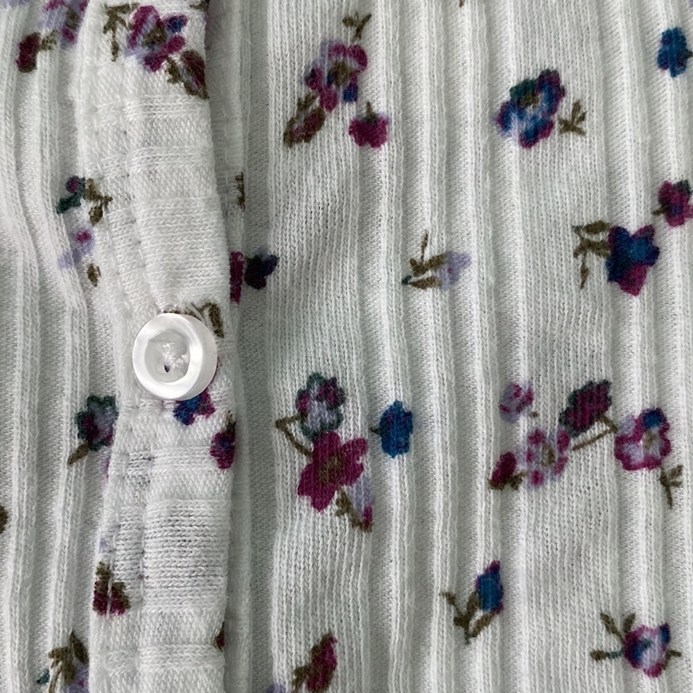 Flower pattern button up - Picture 3 of 3